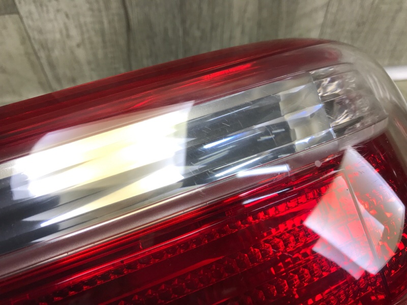 Фонарь наружный левый CAMRY 40 06-11