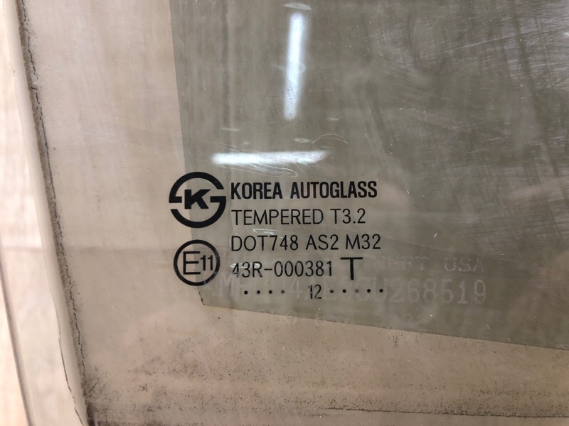 Стекло двери переднее правое ACCENT RB 10- 2013 1.6 G4FD