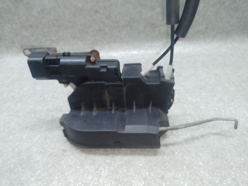 Замок двери задний левый HUMMER H3 05-10 L52 3.5 L Замок двери задний левый HUMMER H3 05-10 L52 3.5 L