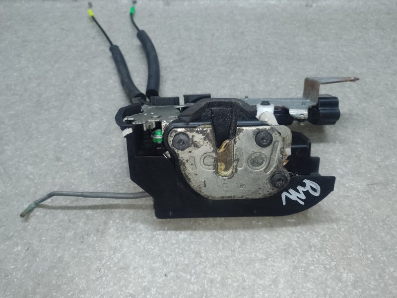 Замок двери задний левый H3 05-10 2006 L52 3.5 L Замок двери задний левый H3 05-10 2006 L52 3.5 L