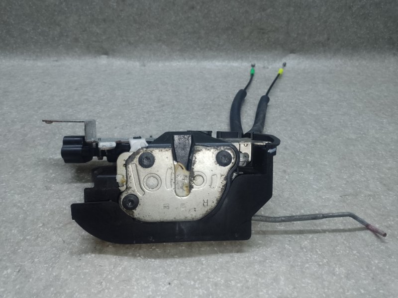 Замок двери задний правый H3 05-10 2006 L52 3.5 L Замок двери задний правый H3 05-10 2006 L52 3.5 L