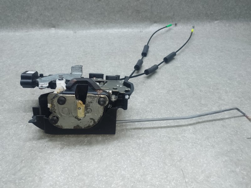 Замок двери передний правый H3 05-10 2006 L52 3.5 L Замок двери передний правый H3 05-10 2006 L52 3.5 L