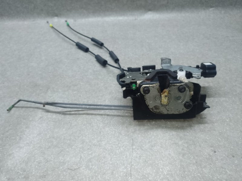 Замок двери передний левый H3 05-10 2006 L52 3.5 L Замок двери передний левый H3 05-10 2006 L52 3.5 L