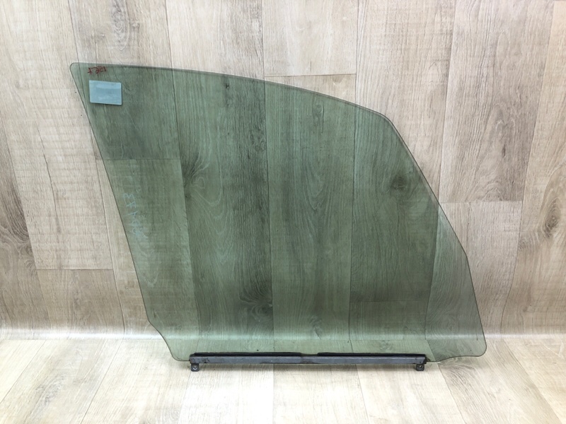 Стекло двери переднее левое SX4 06-13 2009 J20A Стекло двери переднее левое SX4 06-13 2009 J20A