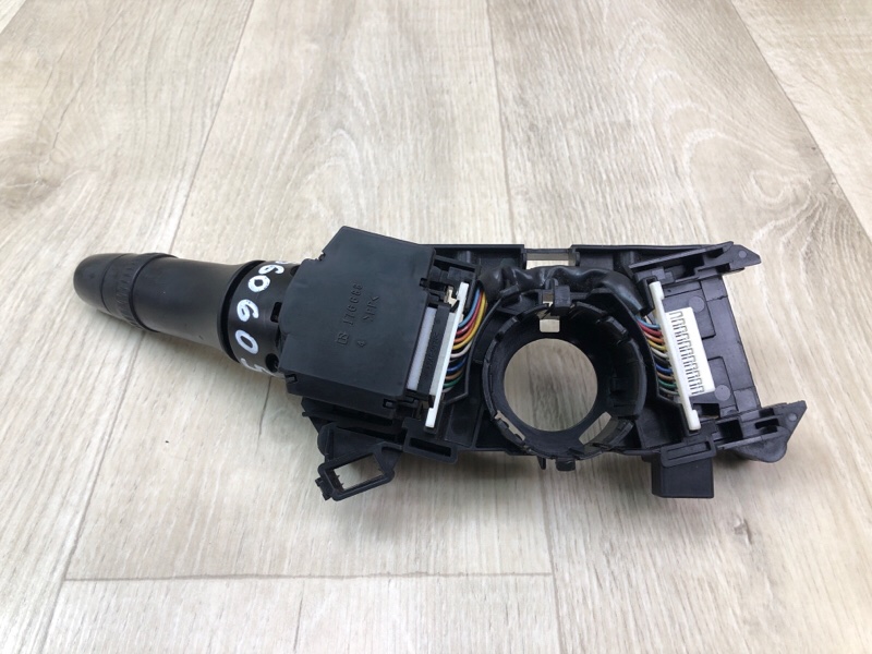 Подрулевой переключатель правый OUTLANDER GF 12- 2013 2.4 4J12