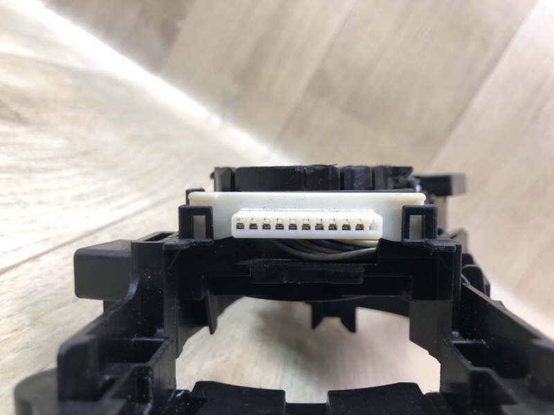 Подрулевой переключатель правый OUTLANDER GF 12- 2013 2.4 4J12