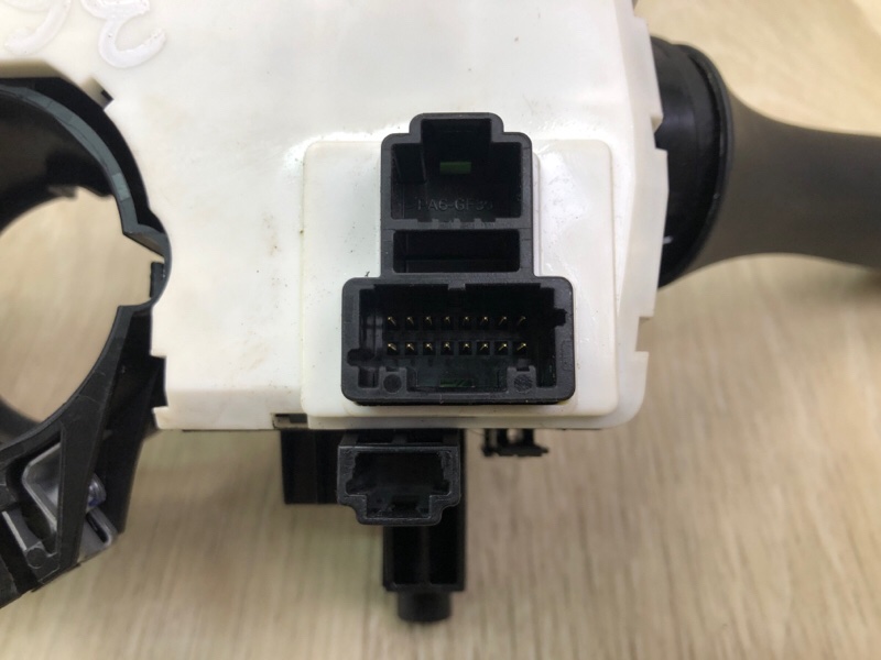 Подрулевой переключатель X-TRAIL/ROGUE T32 13-20 Подрулевой переключатель X-TRAIL/ROGUE T32 13-20