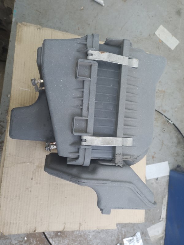 Корпус воздушного фильтра LANCER IX 9 03-07 2004 Седан 2.0