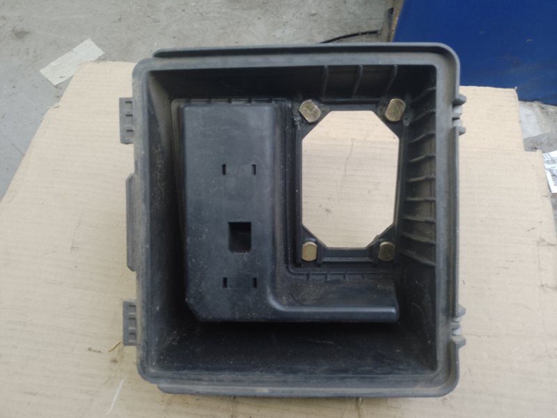 Корпус воздушного фильтра LANCER IX 9 03-07 2004 Седан 2.0