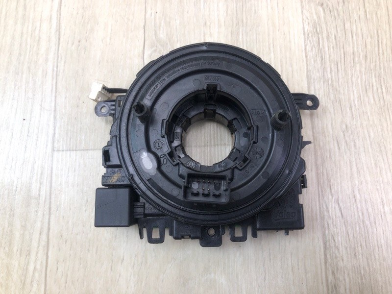 Запчасть шлейф airbag VOLKSWAGEN TIGUAN 16-23 2018 DGUA 2.0 5Q0953549D Б/У Шлейф Airbag VOLKSWAGEN TIGUAN 16-23 2018 DGUA 2.0 5Q0953549D Б/У