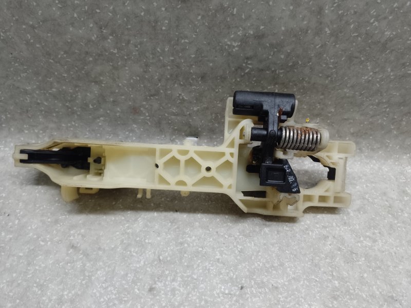 Ручка двери наружная передняя левая ELANTRA MD 10-15 2015 1.8 G4NB