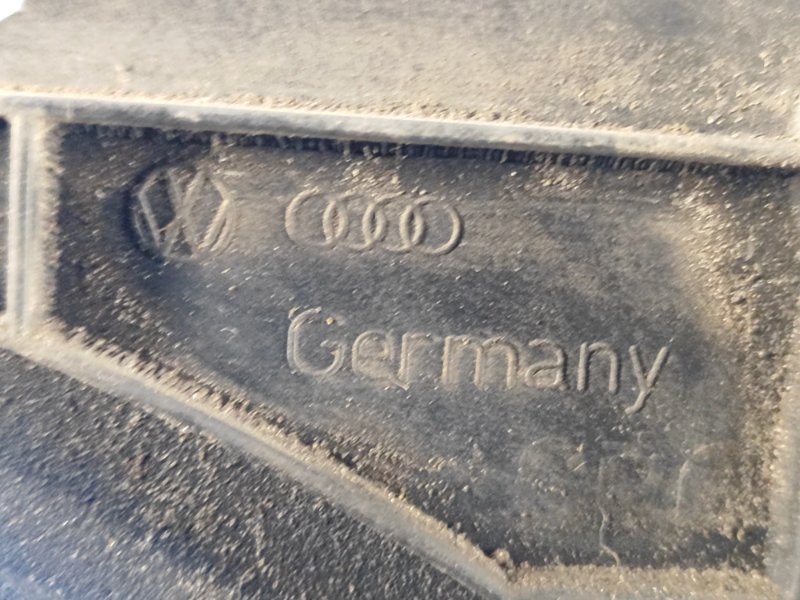 Диффузор вентилятора основного радиатора TIGUAN 08-17 2012 2.0 CCTA Диффузор вентилятора основного радиатора TIGUAN 08-17 2012 2.0 CCTA