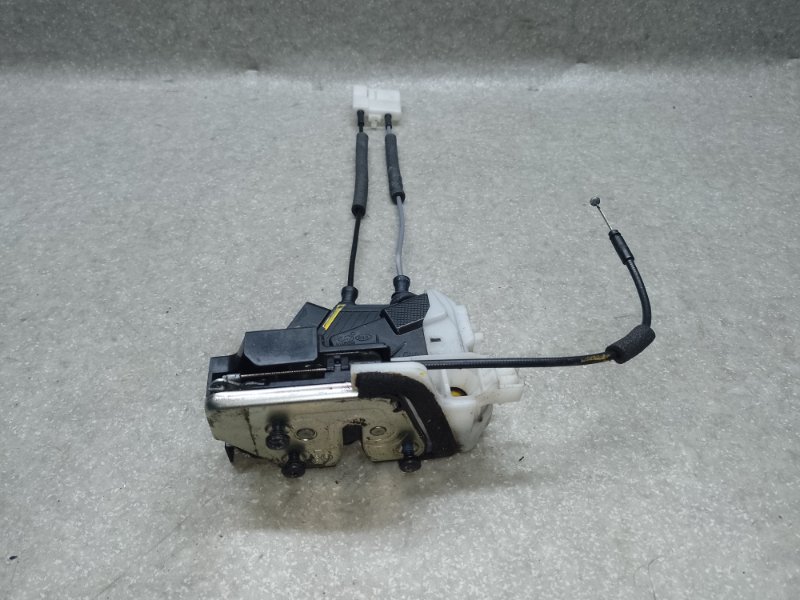 Замок двери передний левый HYUNDAI ELANTRA MD 10-15 81310-3X030 Б/У