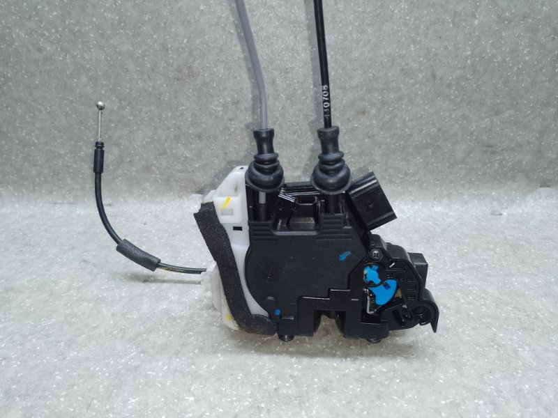 Замок двери передний левый HYUNDAI ELANTRA MD 10-15