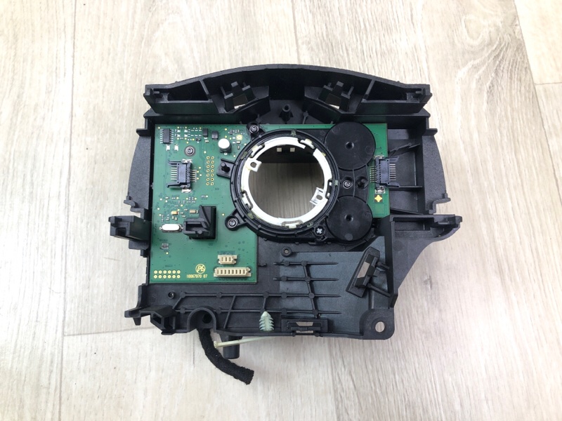 Запчасть датчик угла поворота руля FORD ESCAPE 12-19 2018 T15HDTX F1FZ-3F791-A Б/У Датчик угла поворота руля FORD ESCAPE 12-19 2018 T15HDTX F1FZ-3F791-A Б/У