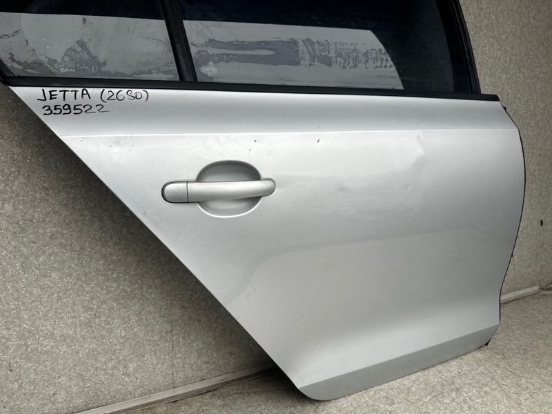 Дверь задняя правая VOLKSWAGEN JETTA USA 10-17 CBTA 2.5L Дверь задняя правая VOLKSWAGEN JETTA USA 10-17 CBTA 2.5L