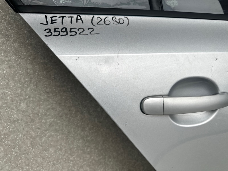 Дверь задняя правая JETTA USA 10-17 2010 CBTA 2.5L Дверь задняя правая JETTA USA 10-17 2010 CBTA 2.5L