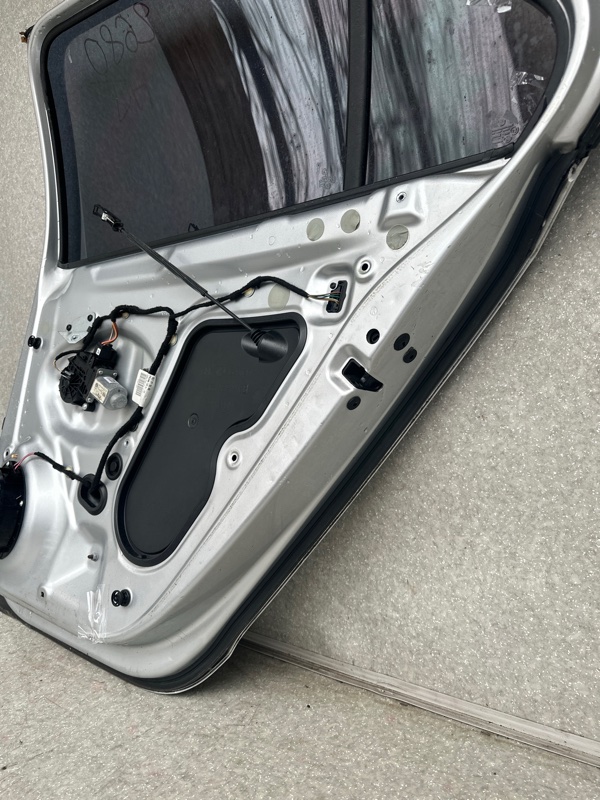 Дверь задняя правая JETTA USA 10-17 2010 CBTA 2.5L Дверь задняя правая JETTA USA 10-17 2010 CBTA 2.5L