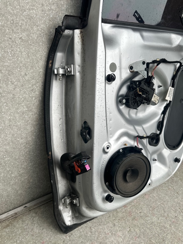 Дверь задняя правая JETTA USA 10-17 2010 CBTA 2.5L Дверь задняя правая JETTA USA 10-17 2010 CBTA 2.5L