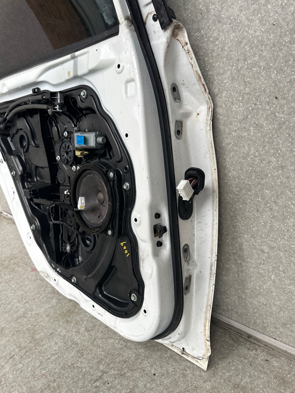 Дверь задняя левая SONATA YF 10-14 2011 2.4 G4KK Дверь задняя левая SONATA YF 10-14 2011 2.4 G4KK