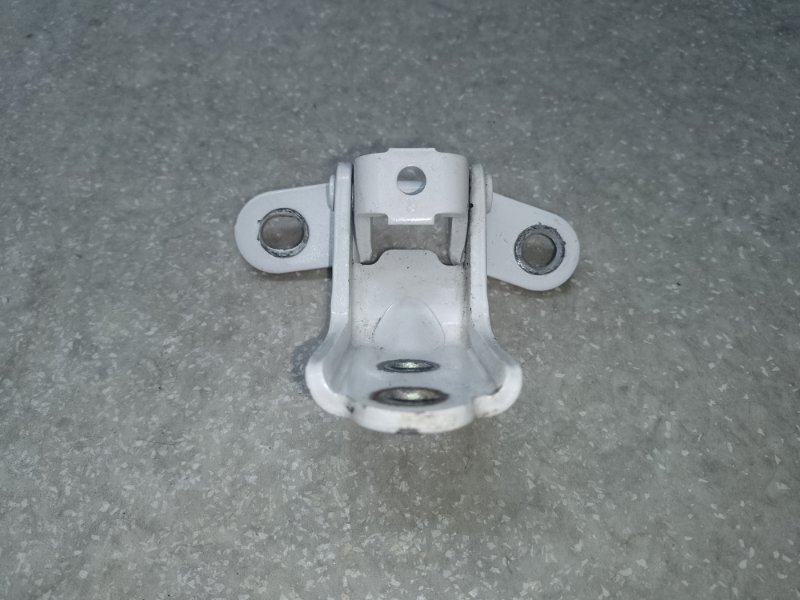 Петля двери нижняя задняя левая HYUNDAI SONATA YF 10-14 2.4 G4KK Петля двери нижняя задняя левая HYUNDAI SONATA YF 10-14 2.4 G4KK