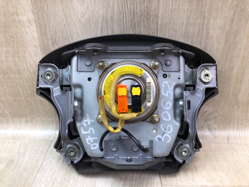 Подушка безопасности в руль CAMRY 30 02-06 2002 3.0 1MZFE Подушка безопасности в руль CAMRY 30 02-06 2002 3.0 1MZFE