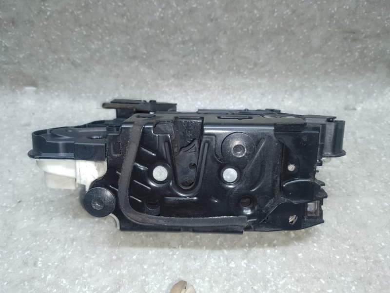 Замок двери передний левый JETTA USA 10-17 2010 CBTA 2.5L Замок двери передний левый JETTA USA 10-17 2010 CBTA 2.5L