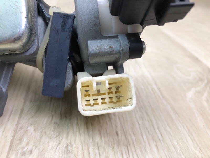 Замок зажигания SX4 06-13 2009 J20A Замок зажигания SX4 06-13 2009 J20A