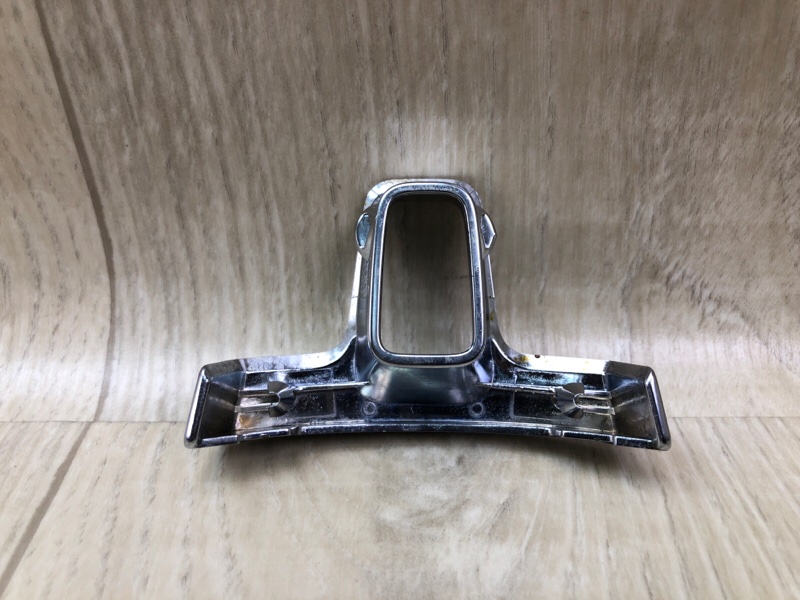 Накладка в салоне JETTA USA 10-17 2.5