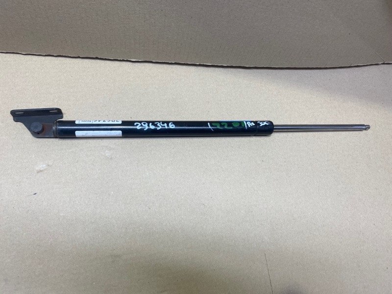 Амортизатор крышки багажника левый LEXUS RX300 98-03 2000 3.0 1MZFE 68960-49016 Б/У