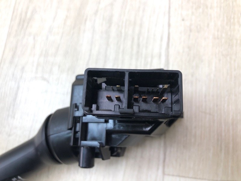 Подрулевой переключатель правый VENZA 09-16 2013 3.5 2GR-FE