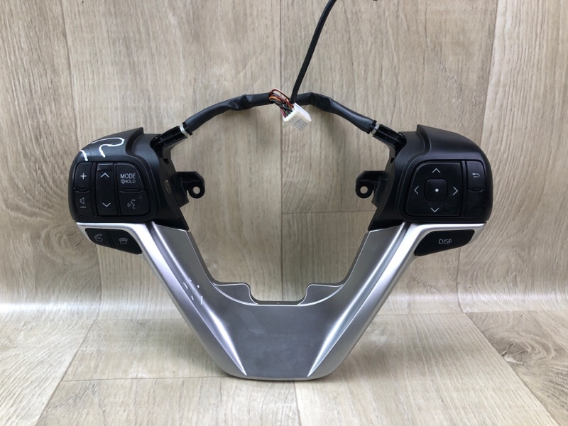 Запчасть кнопки на руль TOYOTA SIENNA 11-16 2014 3.5 2GR-FE 8425008100 Б/У Кнопки на руль TOYOTA SIENNA 11-16 2014 3.5 2GR-FE 8425008100 Б/У