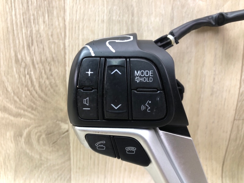 Кнопки на руль SIENNA 11-16 2014 3.5 2GR-FE Кнопки на руль SIENNA 11-16 2014 3.5 2GR-FE