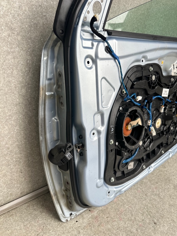 Дверь передняя правая ELANTRA MD 10-15 Дверь передняя правая ELANTRA MD 10-15