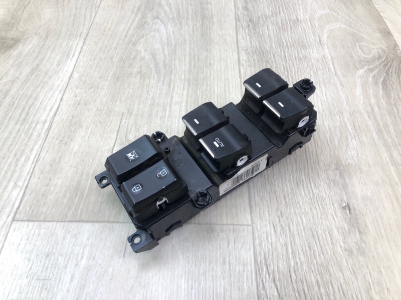 Блок управления стеклоподъемниками HYUNDAI TUCSON TL 15-20 2015 G4FJ 1.6 93570-D3020-4X Б/У