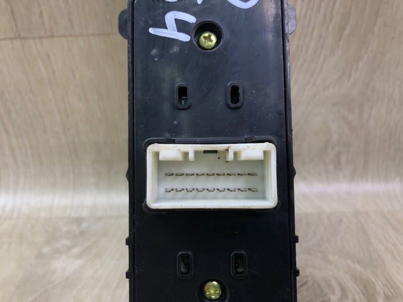 Блок управления стеклоподъемниками TUCSON TL 15-20 2015 G4FJ 1.6