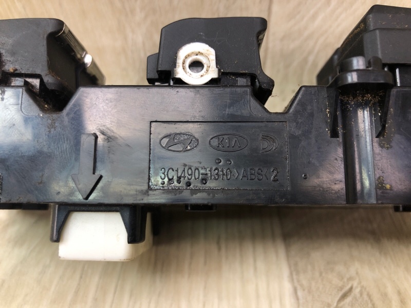 Блок управления стеклоподъемниками TUCSON TL 15-20 2015 G4FJ 1.6