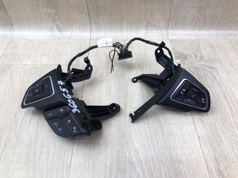 Запчасть кнопки на руль FORD ESCAPE 12-19 2018 T15HDTX GJ5Z-9C888-F Б/У Кнопки на руль FORD ESCAPE 12-19 2018 T15HDTX GJ5Z-9C888-F Б/У