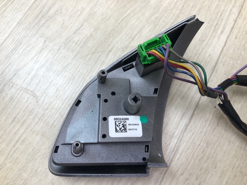 Кнопки на руль OUTLANDER GF 12- 2013 2.4 4J12 Кнопки на руль OUTLANDER GF 12- 2013 2.4 4J12