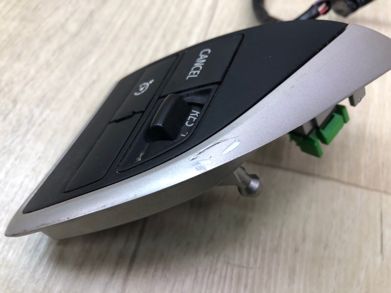 Кнопки на руль OUTLANDER GF 12- 2013 2.4 4J12 Кнопки на руль OUTLANDER GF 12- 2013 2.4 4J12