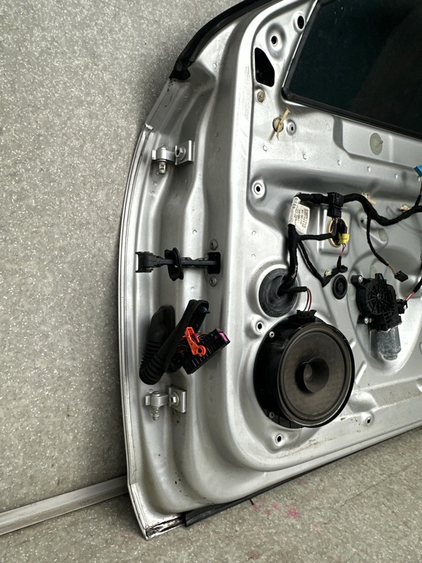 Дверь передняя правая JETTA USA 10-17 2010 CBTA 2.5L Дверь передняя правая JETTA USA 10-17 2010 CBTA 2.5L