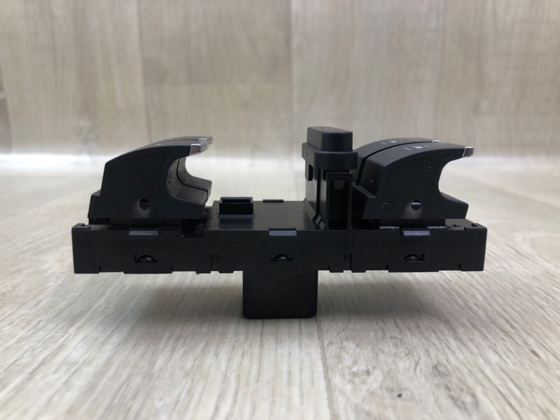 Блок управления стеклоподъемниками VOLKSWAGEN JETTA USA 10-17 2.5