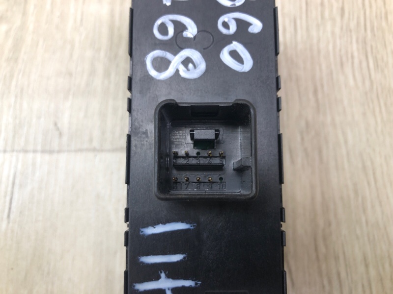 Блок управления стеклоподъемниками JETTA USA 10-17 2.5