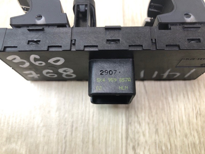 Блок управления стеклоподъемниками JETTA USA 10-17 2.5