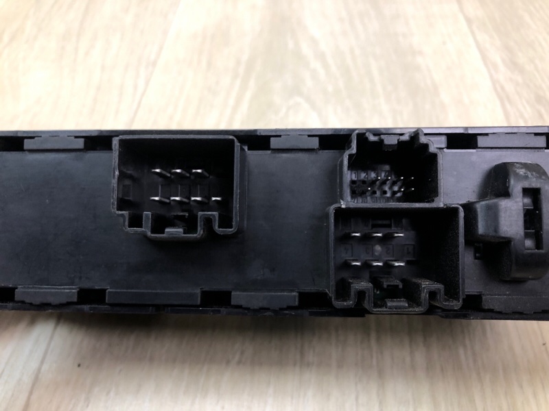 Блок управления стеклоподъемниками FOCUS 10-18 2014 2.0 C20HDEX Блок управления стеклоподъемниками FOCUS 10-18 2014 2.0 C20HDEX