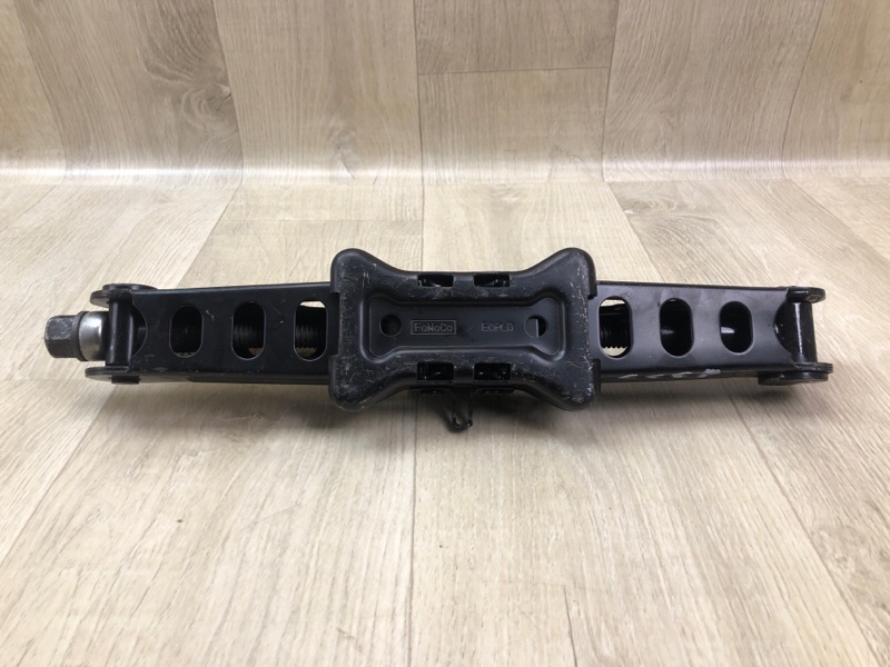 Домкрат MUSTANG 15- 2017 Кабриолет 3.7 C37PDED Домкрат MUSTANG 15- 2017 Кабриолет 3.7 C37PDED