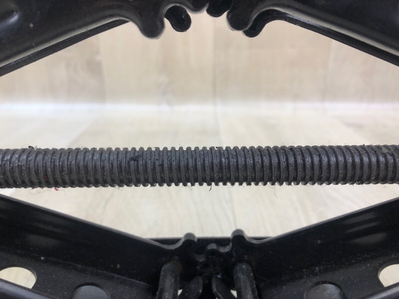 Домкрат MUSTANG 15- 2017 Кабриолет 3.7 C37PDED Домкрат MUSTANG 15- 2017 Кабриолет 3.7 C37PDED