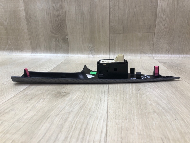 Кнопка стеклоподъемника задняя правая VENZA 09-16 2013 3.5 2GR-FE