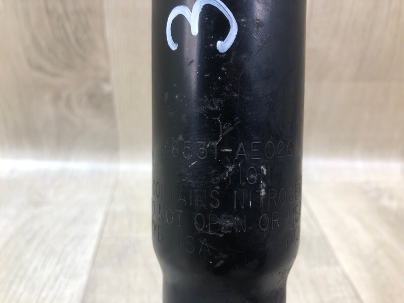 Амортизатор задний SIENNA 11-16 2014 3.5 2GR-FE