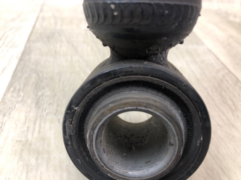 Амортизатор задний SIENNA 11-16 2014 3.5 2GR-FE